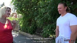 Horny Blondie Acts a Pro Hoe with Jizz Glazzed Tits in the Van - porn video