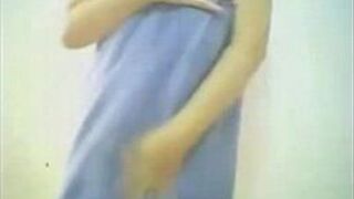 Sexy girl after shower - porn video